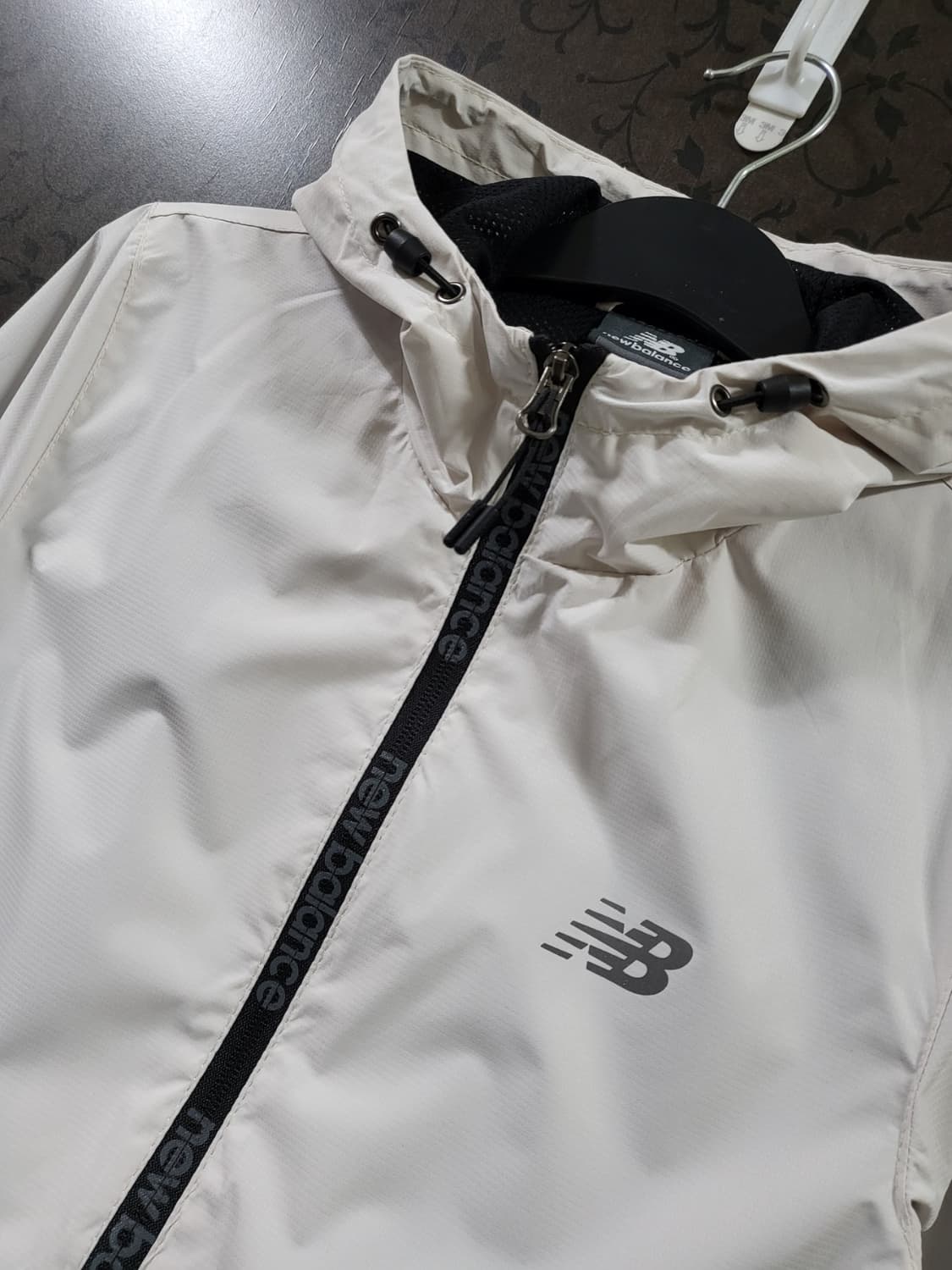 뉴발란스 바람막이 44 상품이미지2