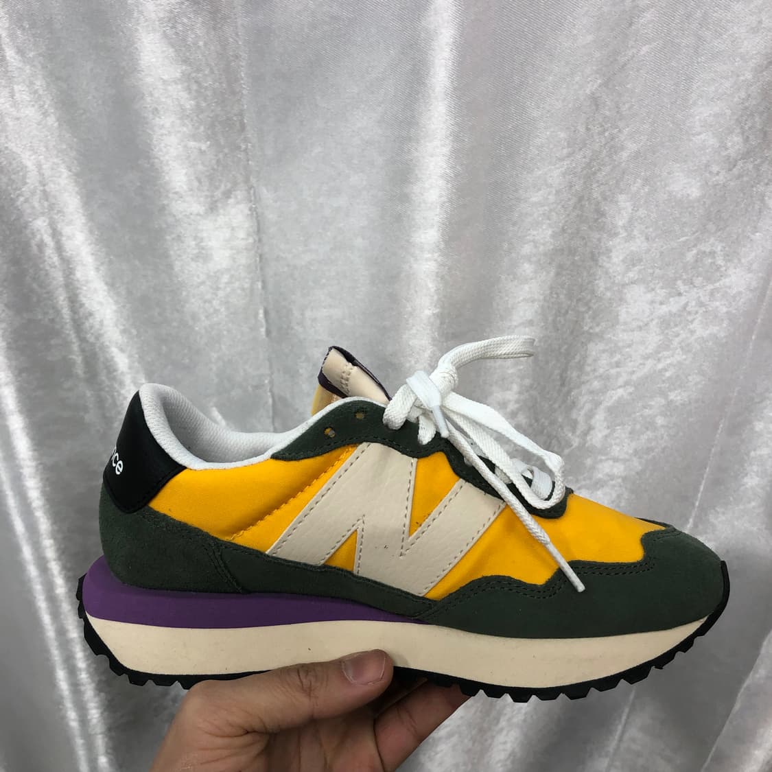 뉴발란스 327 라이프스타일 운동화 사이즈225  상품이미지4