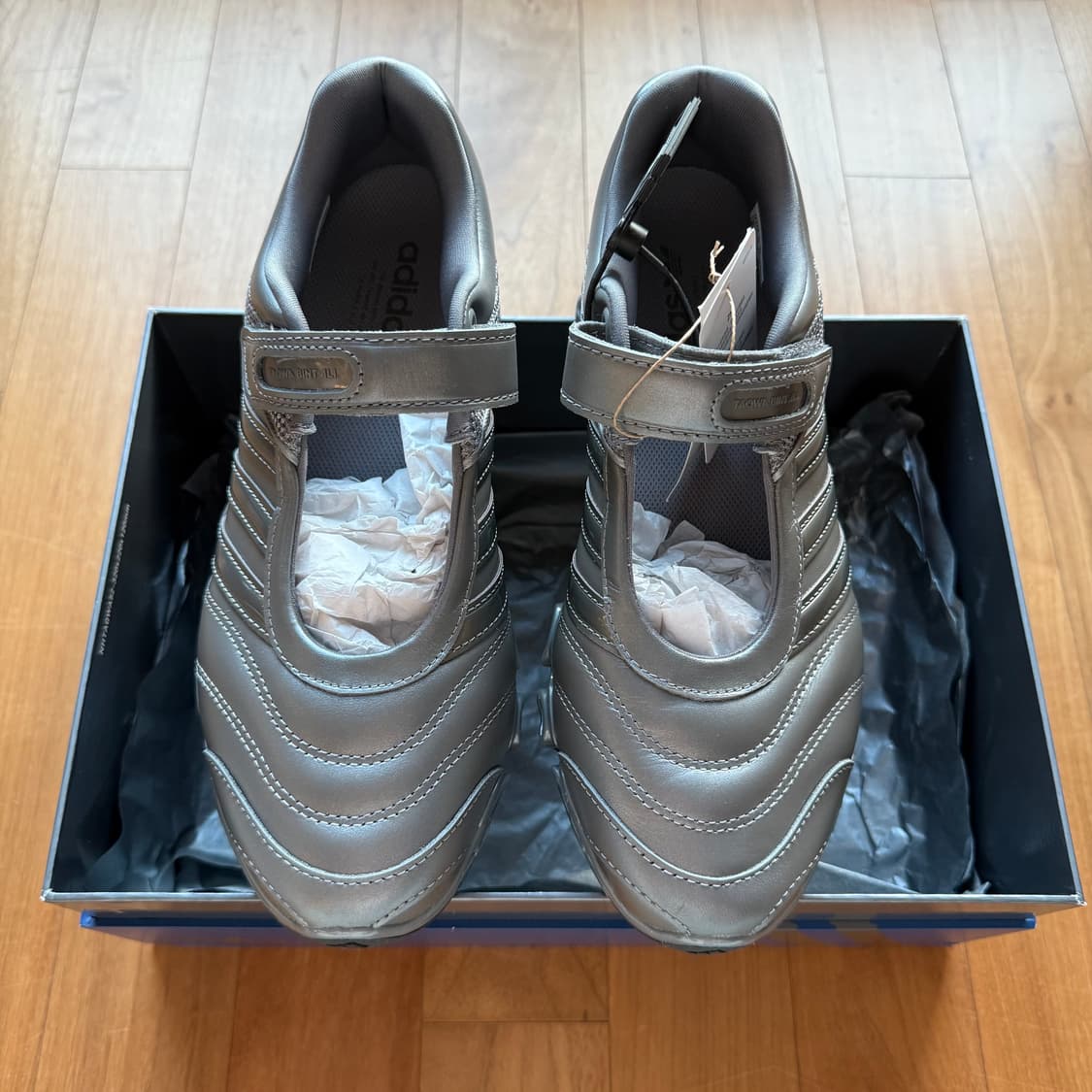 250 아디다스 타끄와 메리제인 아이언 메탈릭 사이버 메탈릭  상품이미지2