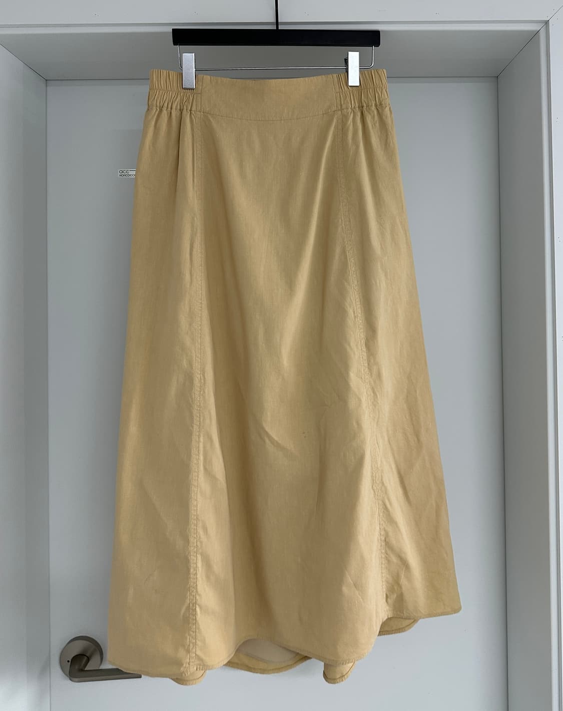 [띠어리] 베이지 A라인 롱 스커트 상품이미지1