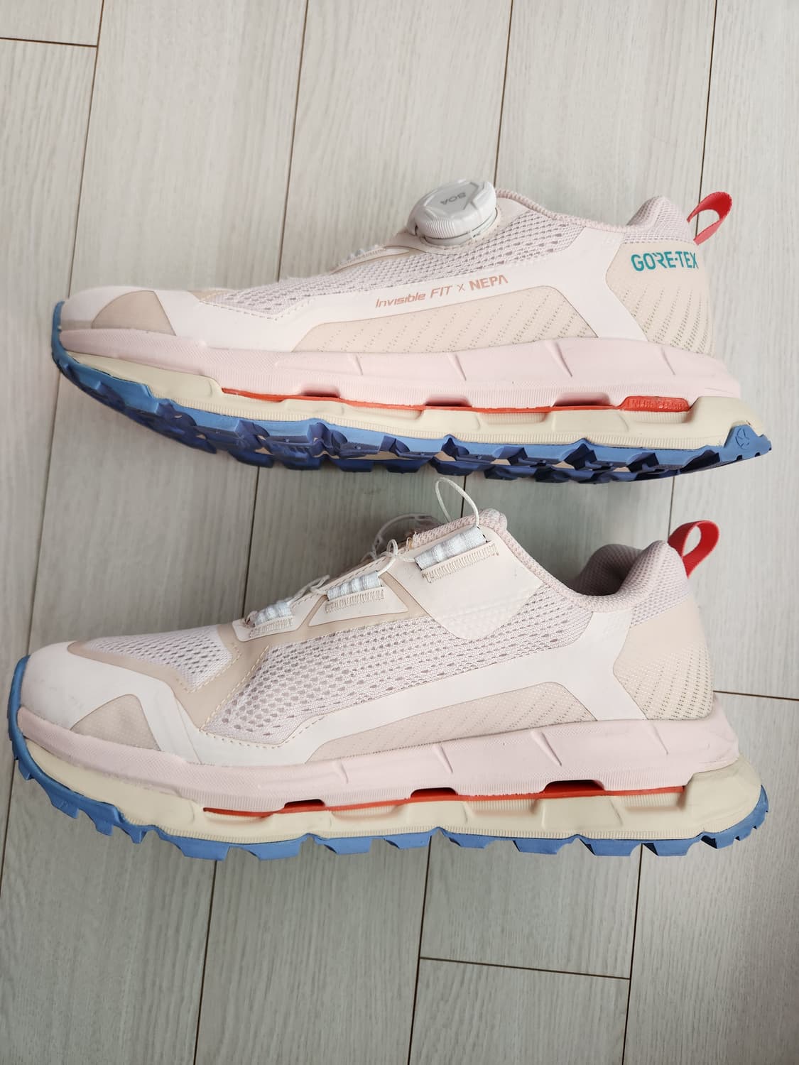 네파 다이얼 트레킹화 등산화 하이플로우 고어텍스 245

등산화/트레킹화 상품이미지6