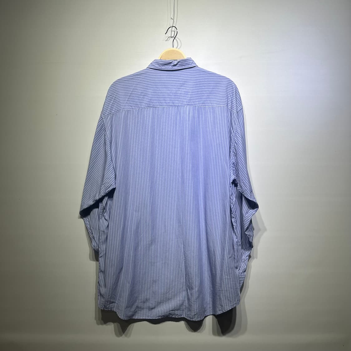 발렌시아가 스트라이프 블루 셔츠 판매합니다 상품이미지4