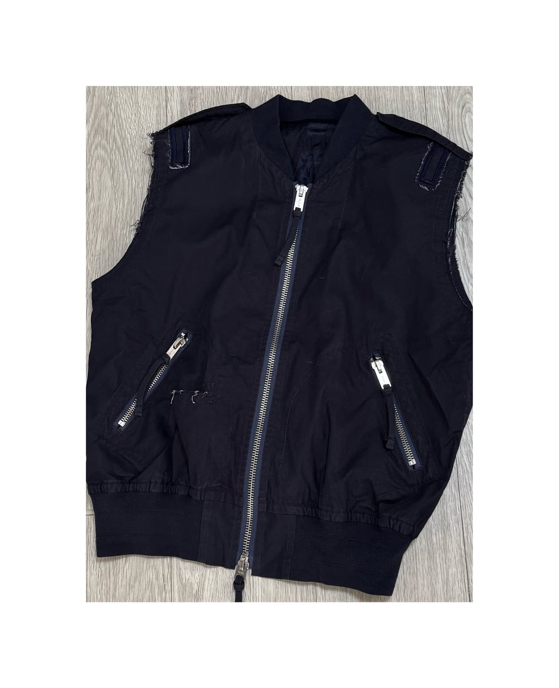 솔로이스트 컷오프 베스트 상품이미지1