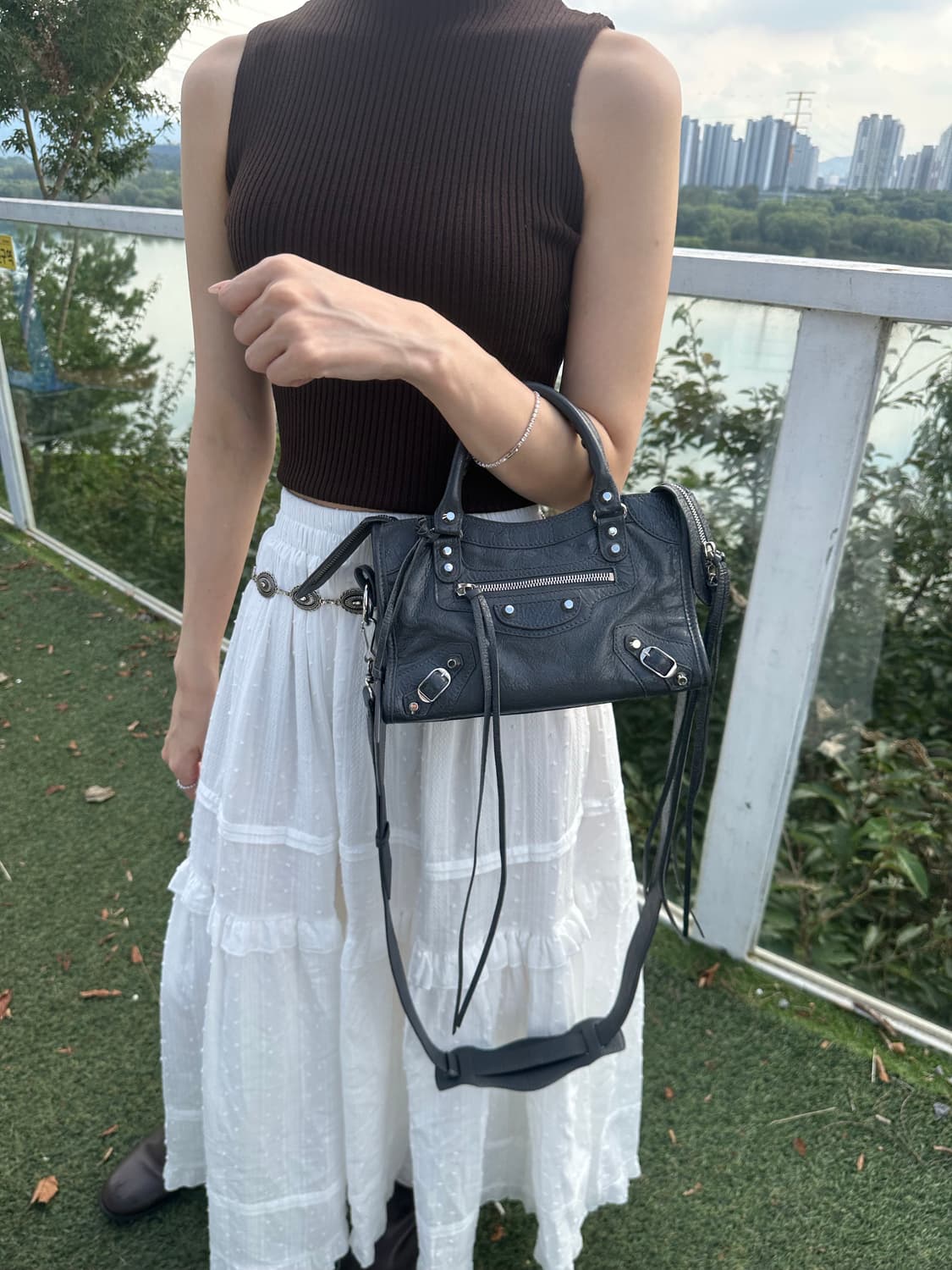 [A+ 정품] 발렌시아가 시티 모터백 미니 다크그레이 상품이미지7