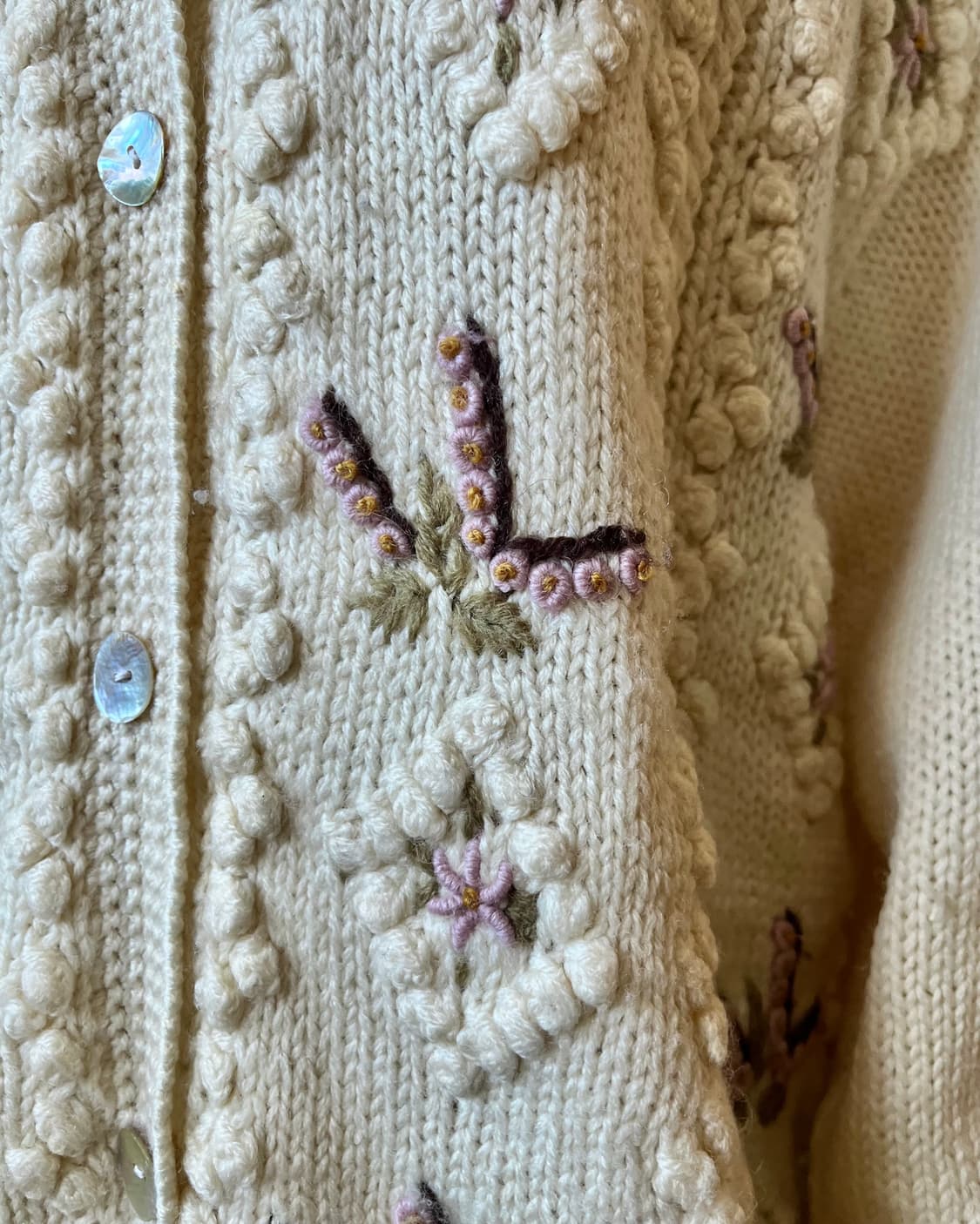 Japanese 3D Pom Pom Floral Knit Cardigan 상품이미지5