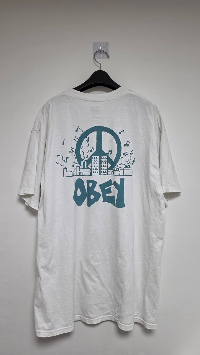 OBEY 피스 로고 백프린팅 반팔 티셔츠 상품이미지2