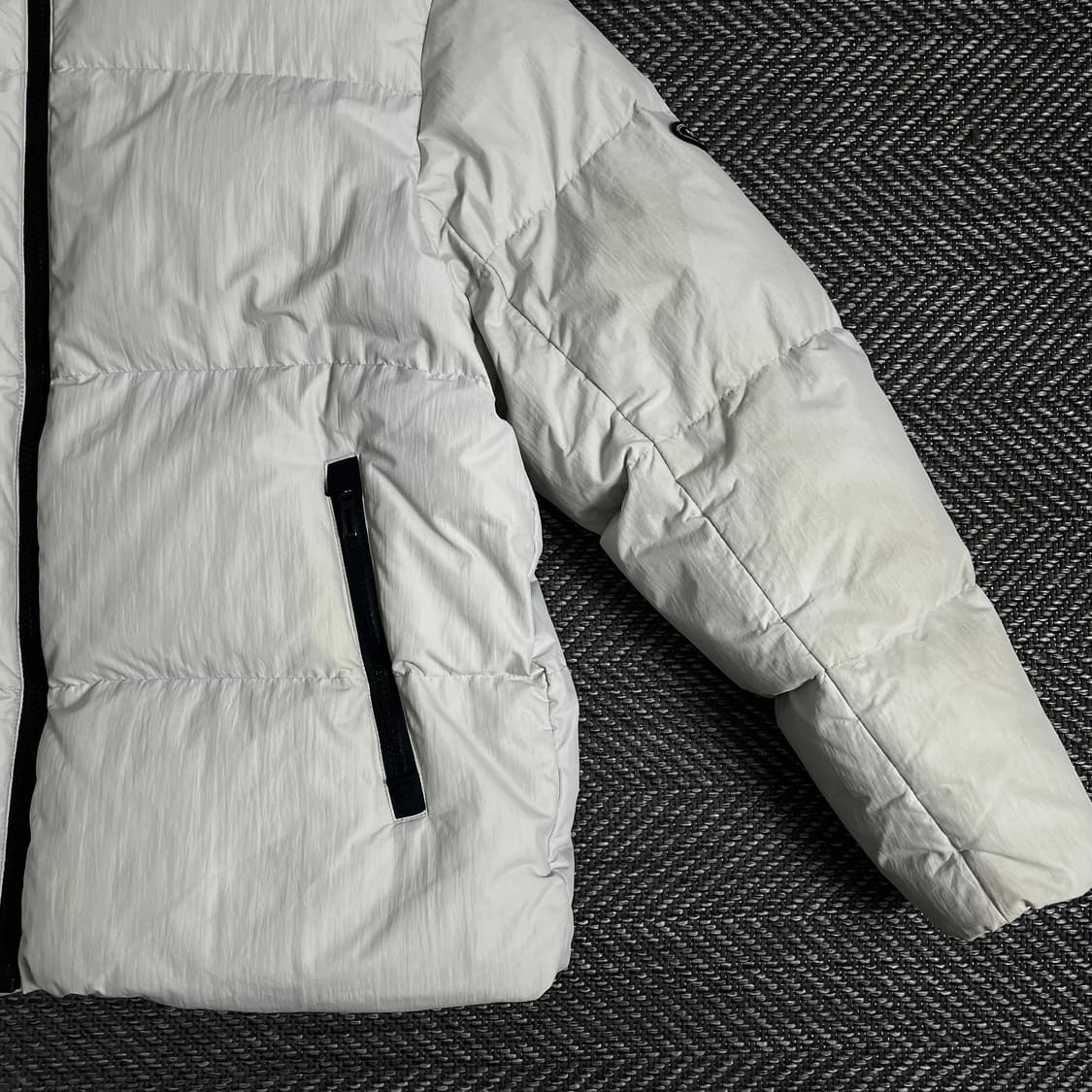 데상트 패치로고 미니멀 다운 푸퍼 패딩y 3345 상품이미지3