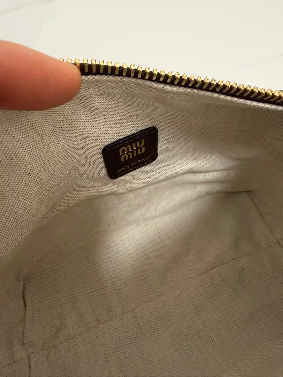 미우미우 브라운 가죽 숄더백 상품이미지5