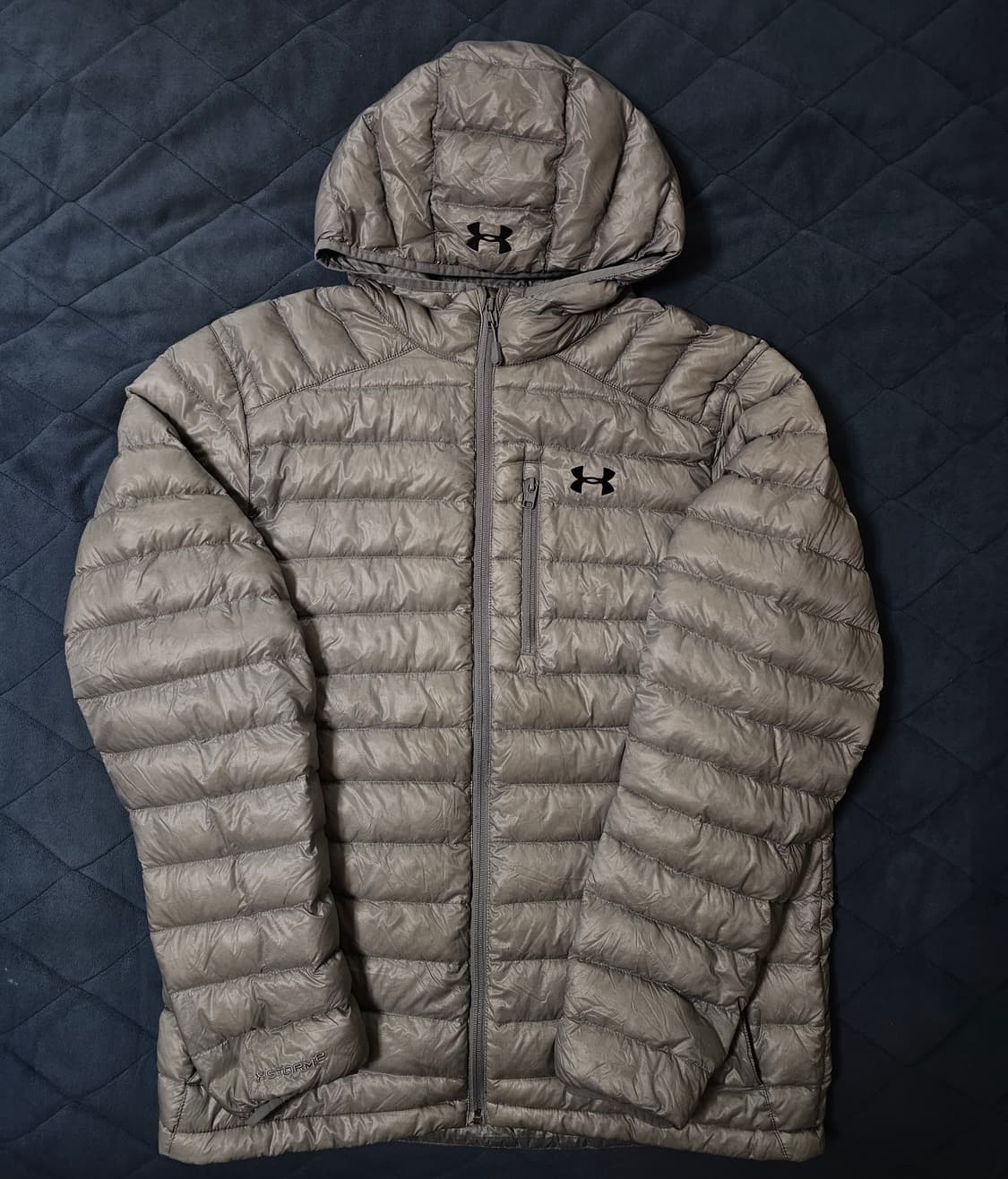 언더아머 프리마로프트 경량패딩 그레이 상품이미지1