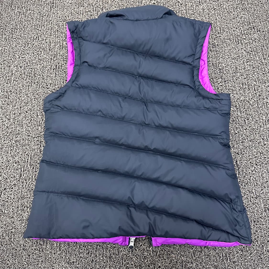 NIKE 나이키 여성 덕다운 양면 패딩 조끼 S 상품이미지4