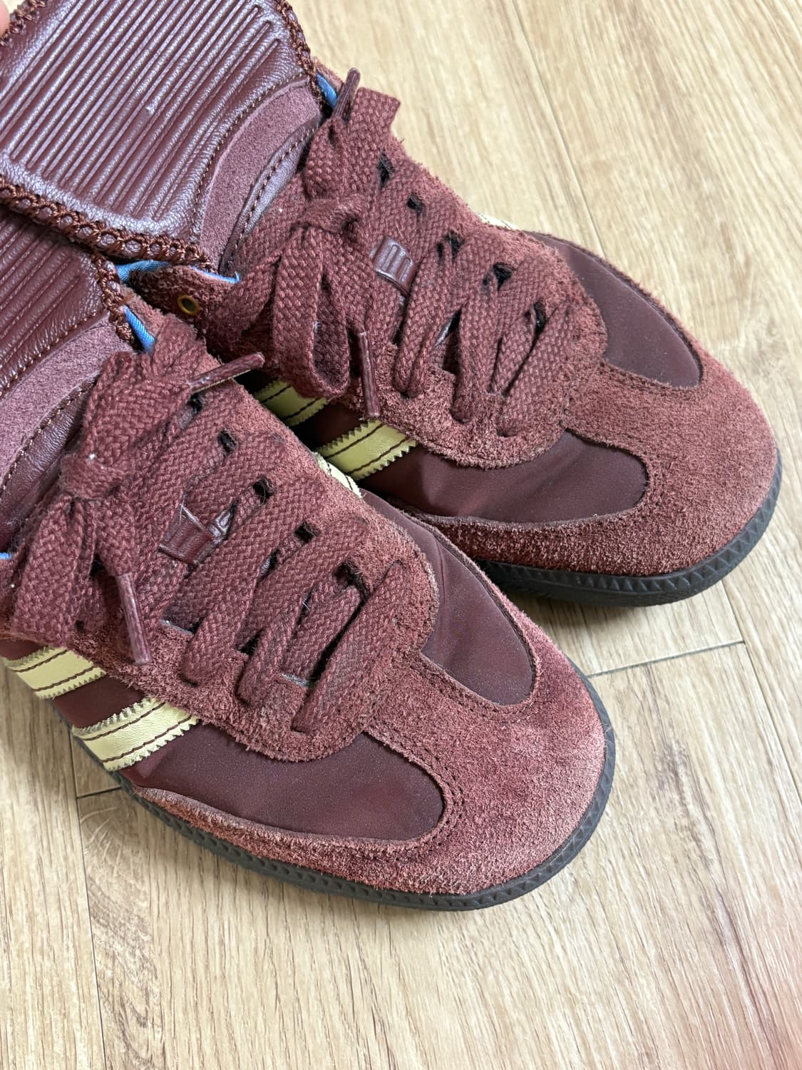 아다다스 웨일즈보너 샌디베이지 235 상품이미지1