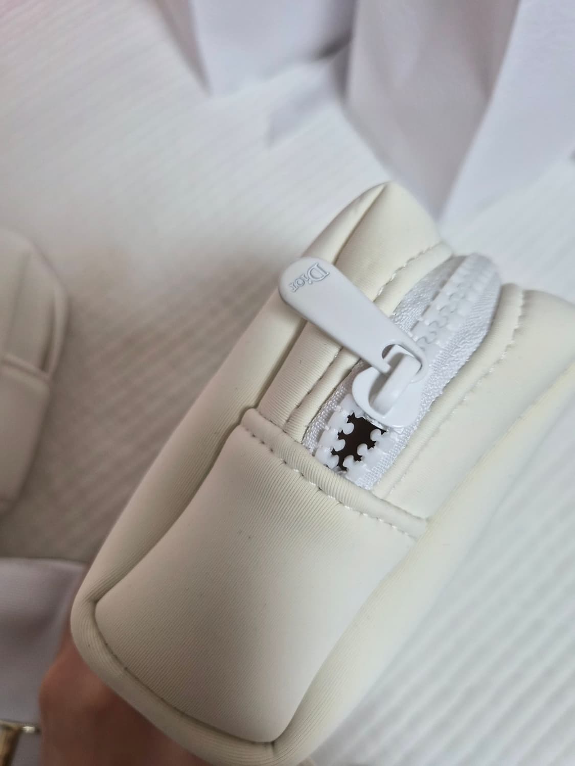 디올 파우치 화이트 상품이미지3