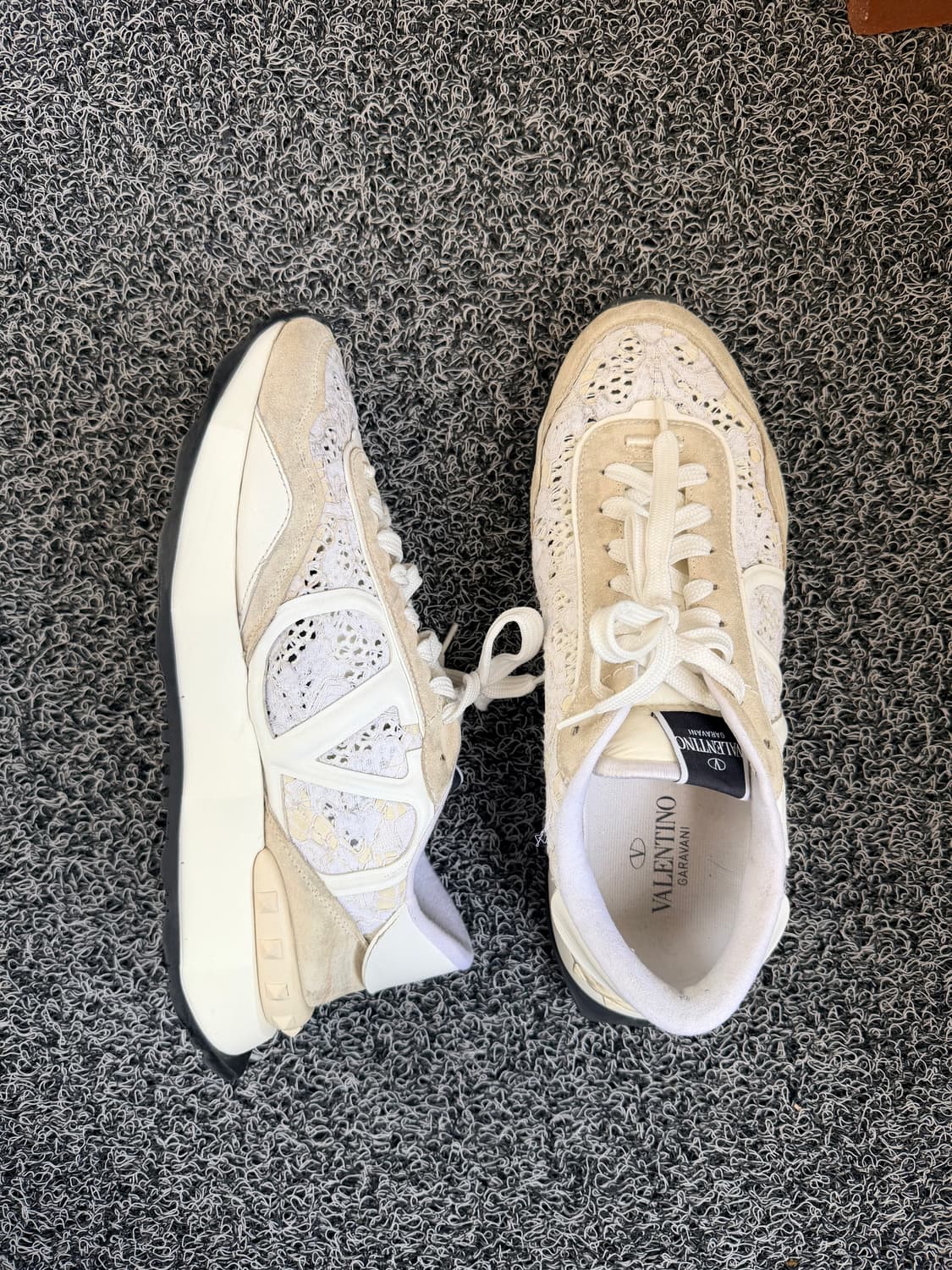 발렌티노 가라바니 가브리엘 레이스 로우탑 스니커즈 상품이미지3