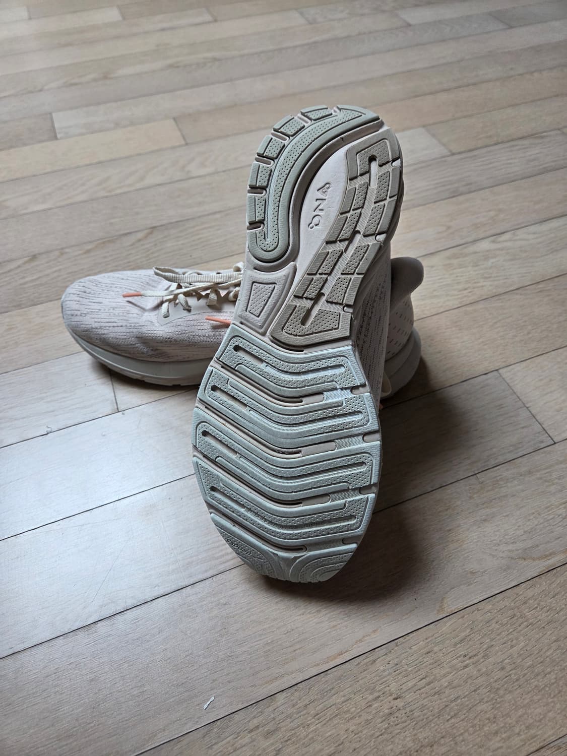 브룩스 런닝화.270.상태최상 상품이미지3