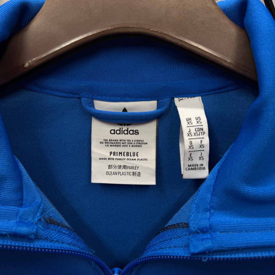 아디다스 우먼스 크롭 트랙자켓 전면 로고 포인트 블루 상품이미지6