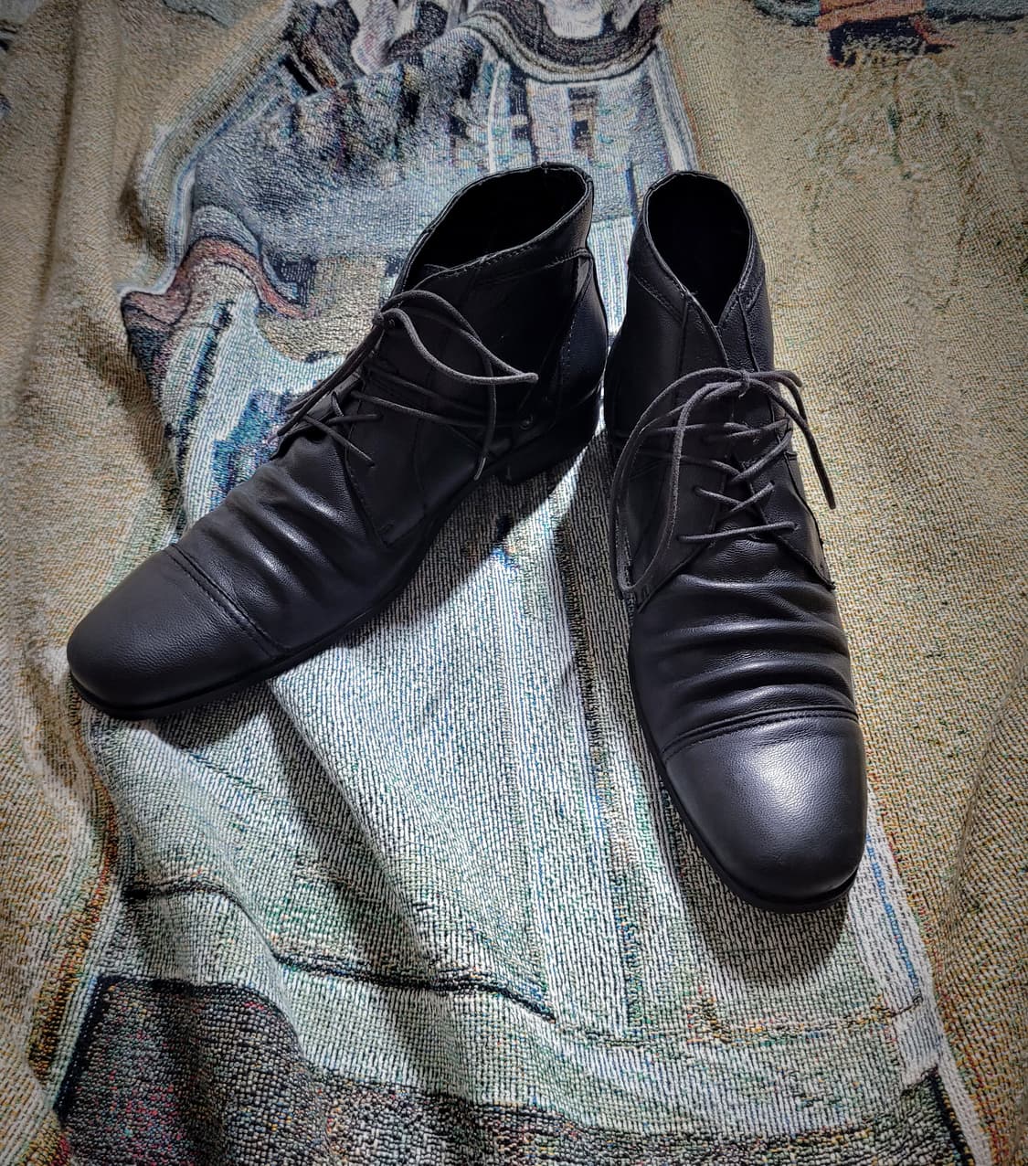 훕데두 레이스 스루 주름가공 레더 부츠 상품이미지1