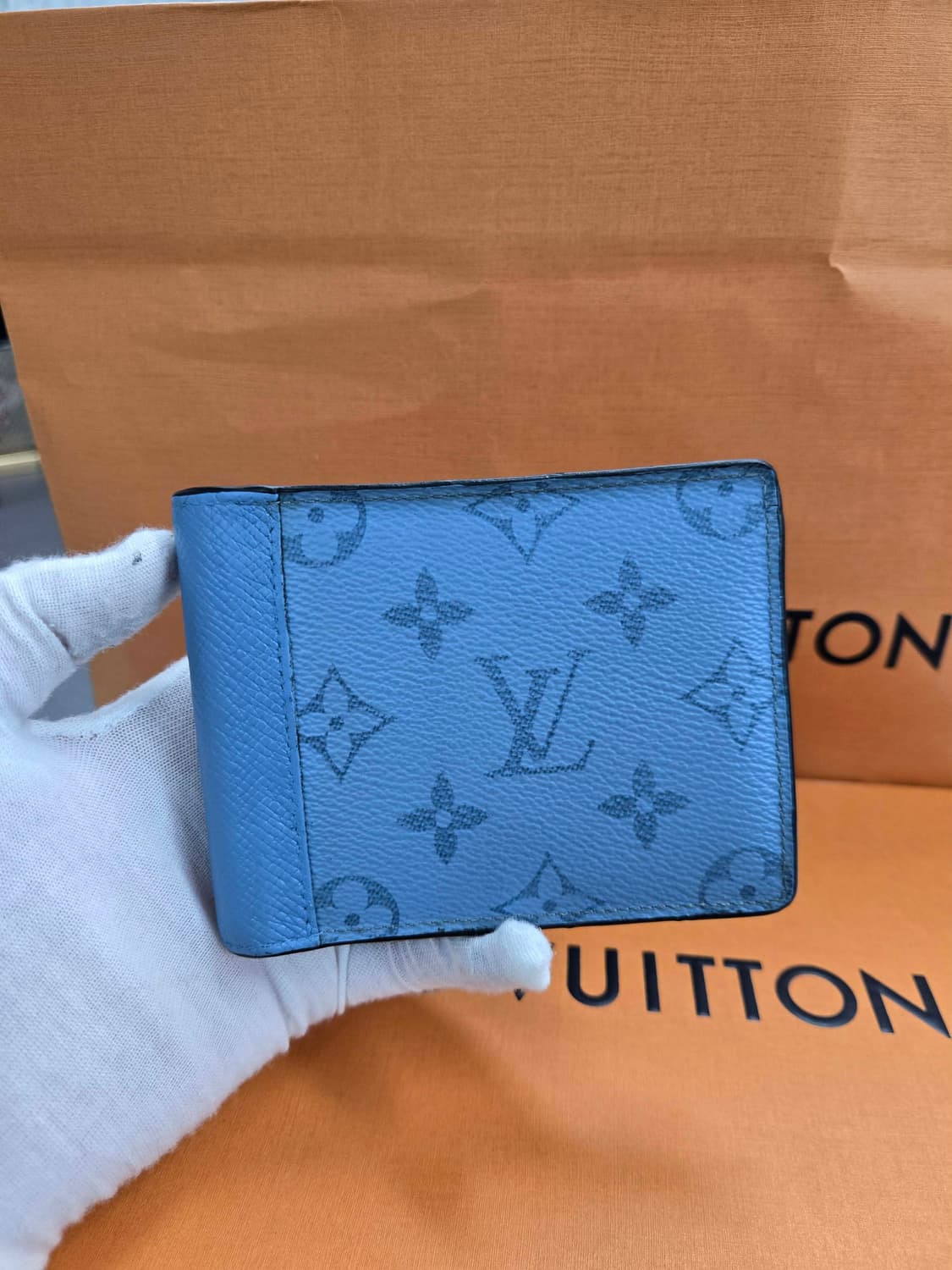 [50%할인] 루이비통 스카이블루 멀티플 반지갑 상품이미지1