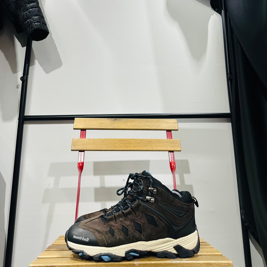 255) 몽벨 트레킹화 남성 남자 등산화 휴 브라운 스웨이드 상품이미지3