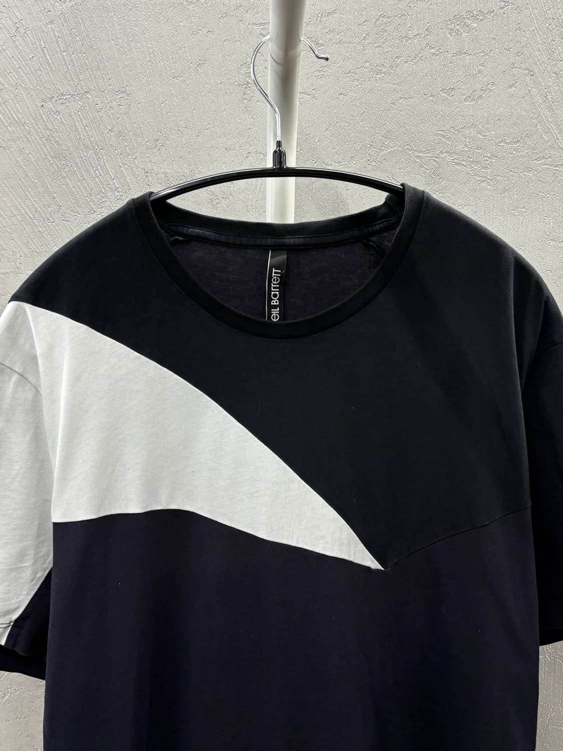 닐바렛 블랙/화이트 반팔 티셔츠 M 상품이미지3