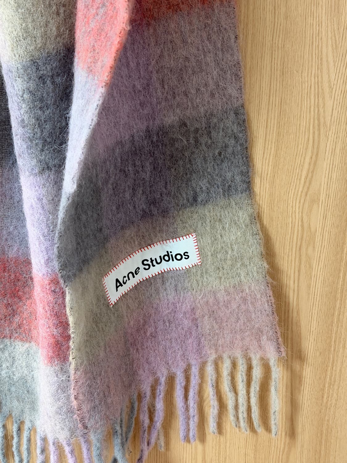 아크네 스튜디오 모헤어 체크 머플러 상품이미지2