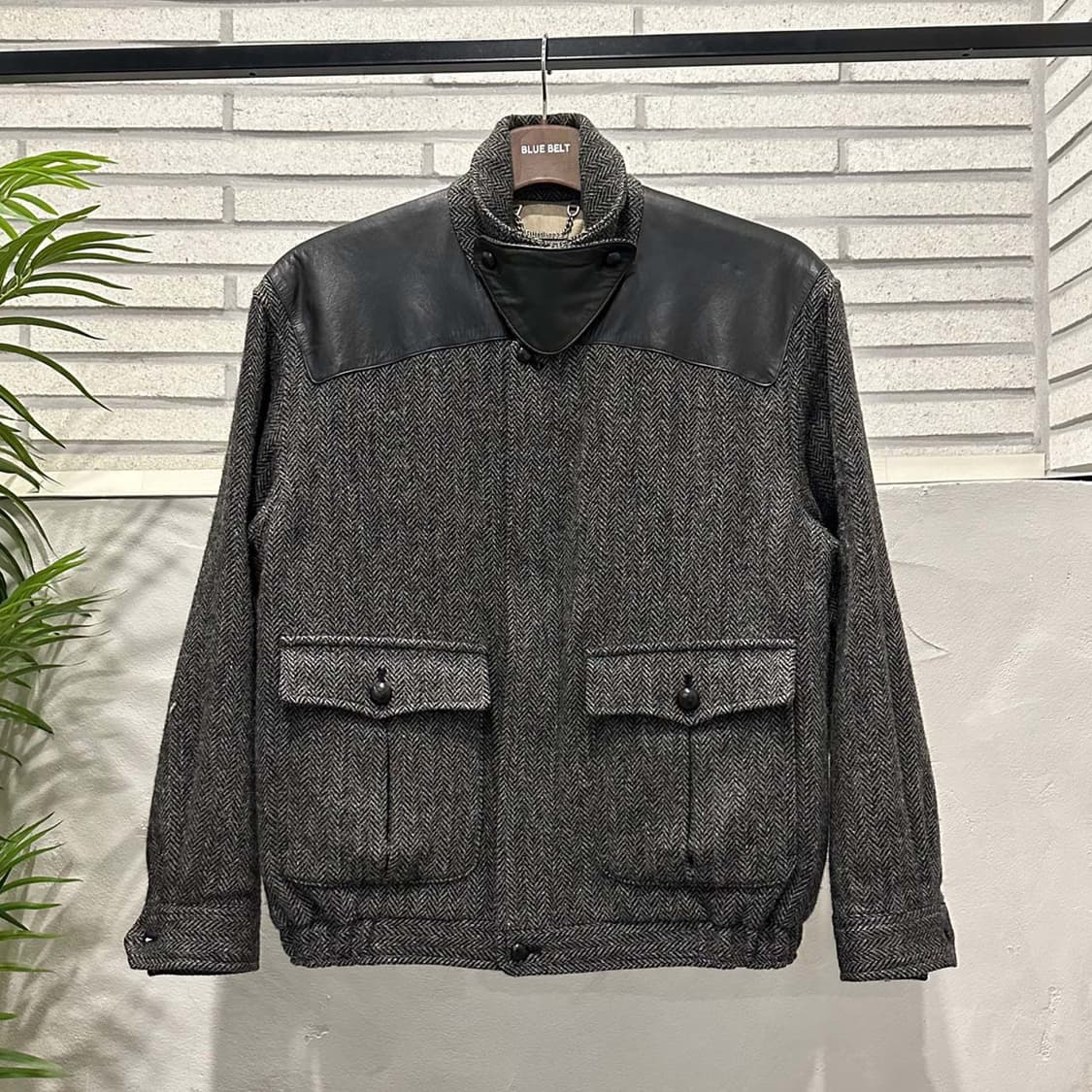 버버리 헤링본 울 자켓 레더 숄더 요크 투포켓 하이넥 디테일 그레이 상품이미지2