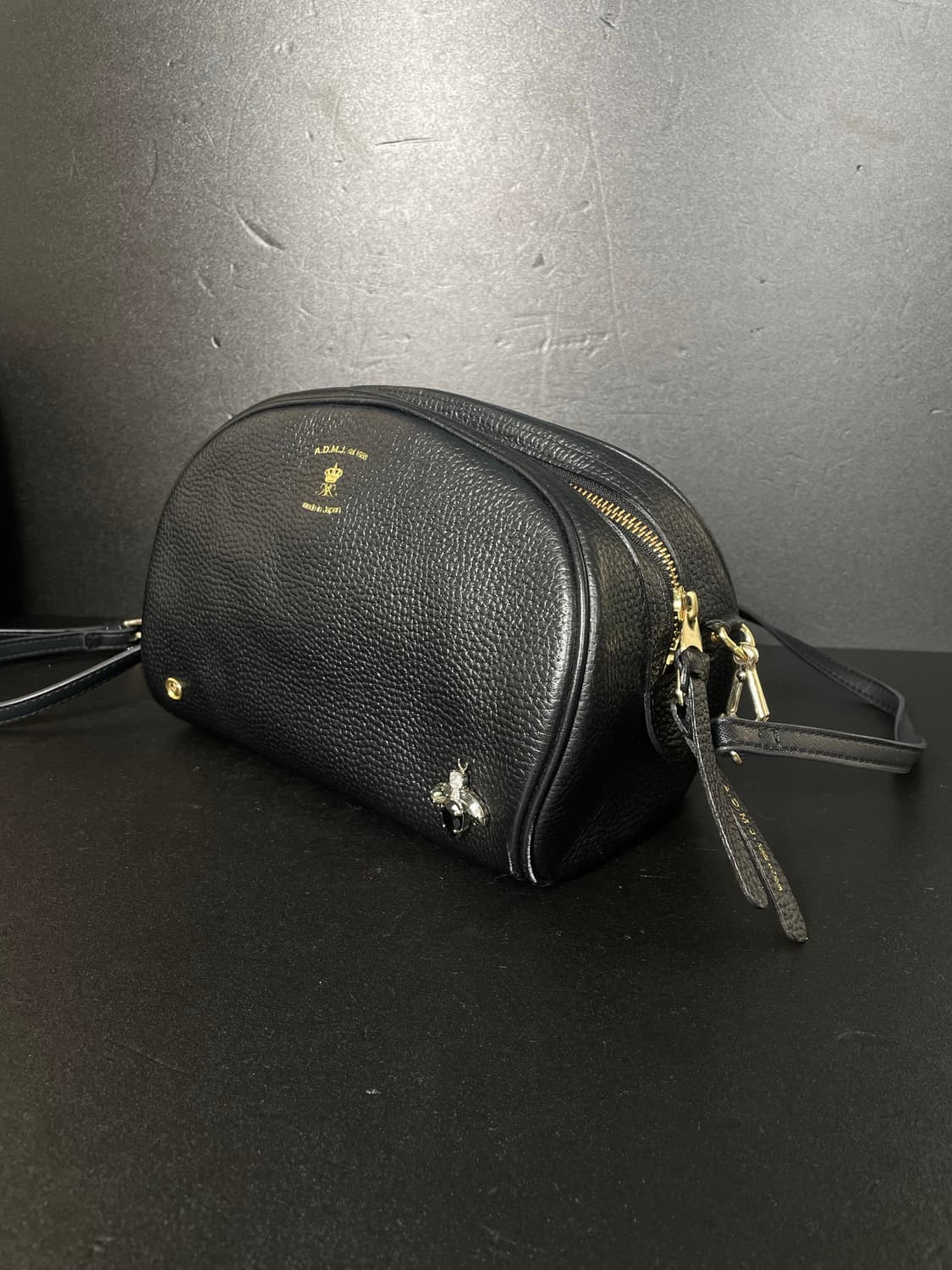 A.D.M.J THE BEE 라운드 악센트 블랙 레이디스 크로스백 상품이미지4