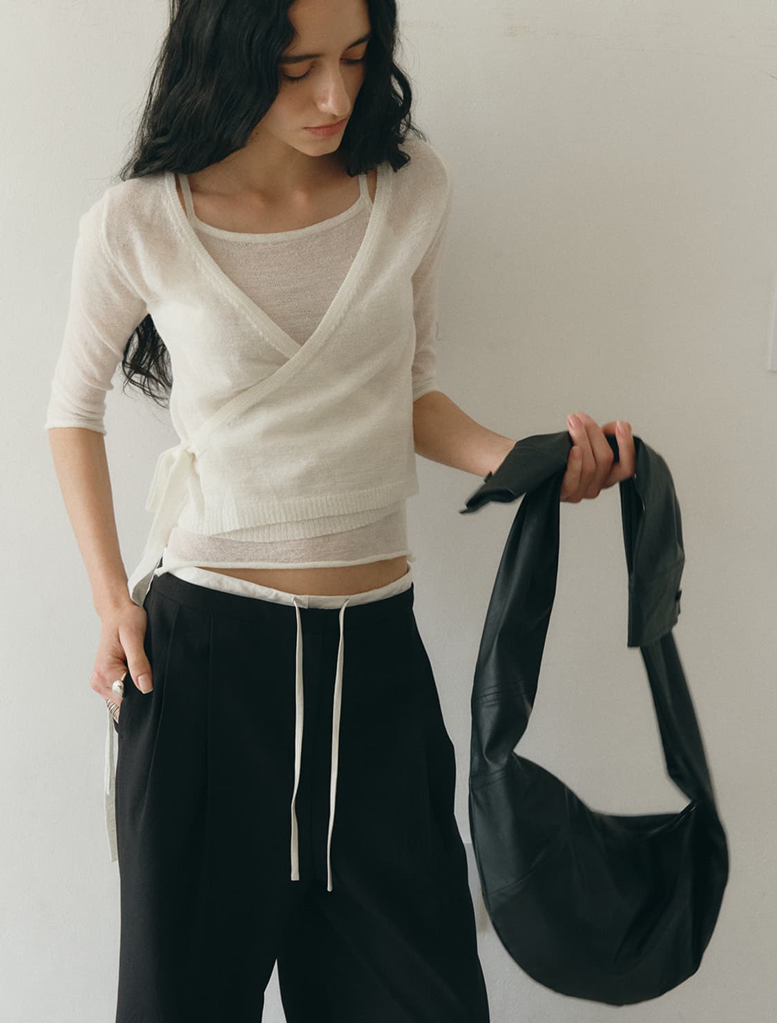 로우타이드 LEATHER SHIRT TOTE BAG [BLACK] 상품이미지7