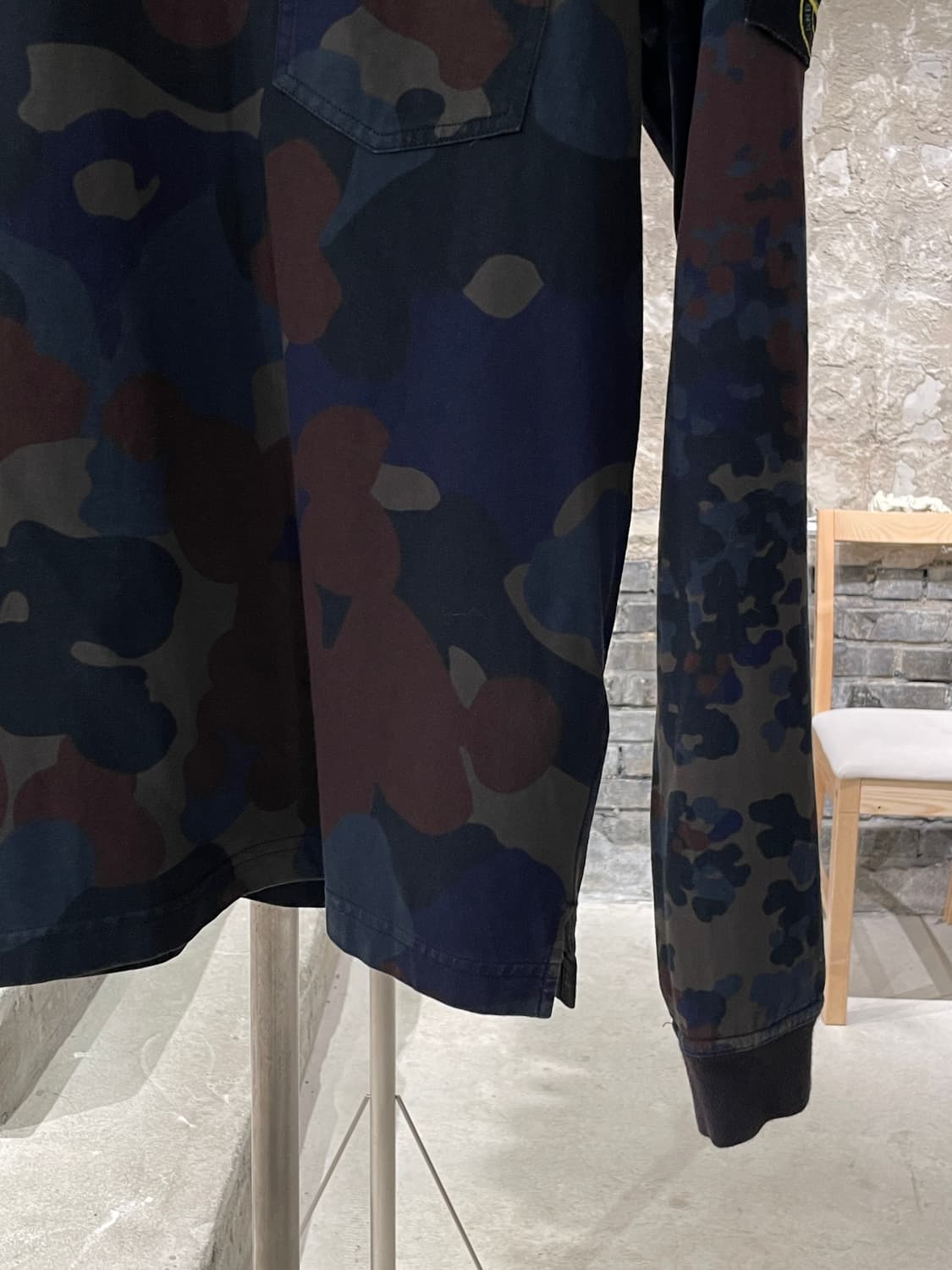 스톤 아일랜드 카모 플라쥬 싱글 포켓 와펜 롱 슬리브 상품이미지5