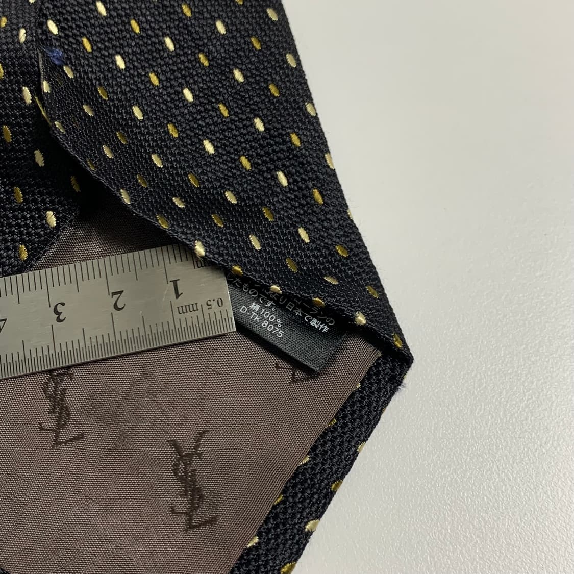 입생로랑(YSL) 도트패턴 블랙컬러 명품넥타이 정장룩코디 A+ 상품이미지7