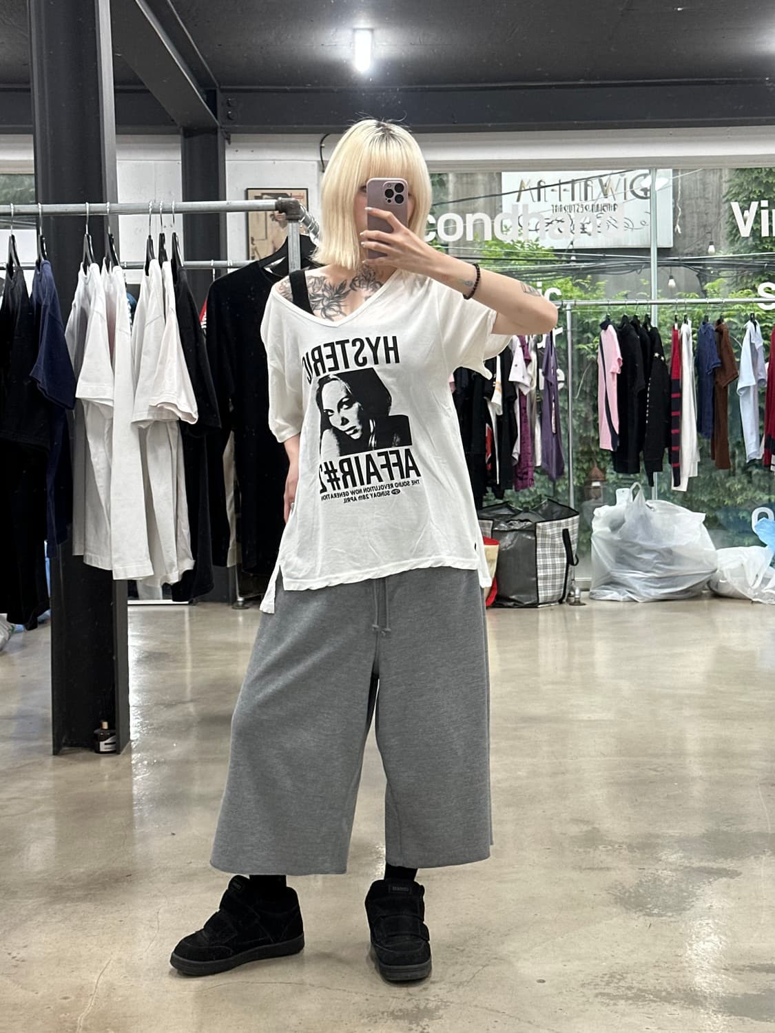 히스테릭 글래머 브이넥 오버사이즈 히스걸 블랙 프린팅 반팔 티셔츠 상품이미지3
