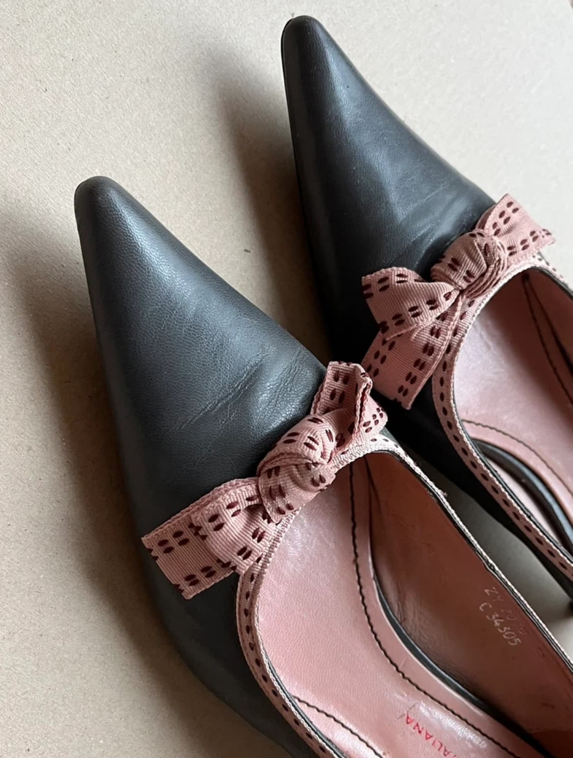 Vane Italiana 레더 펌프스 힐 상품이미지7