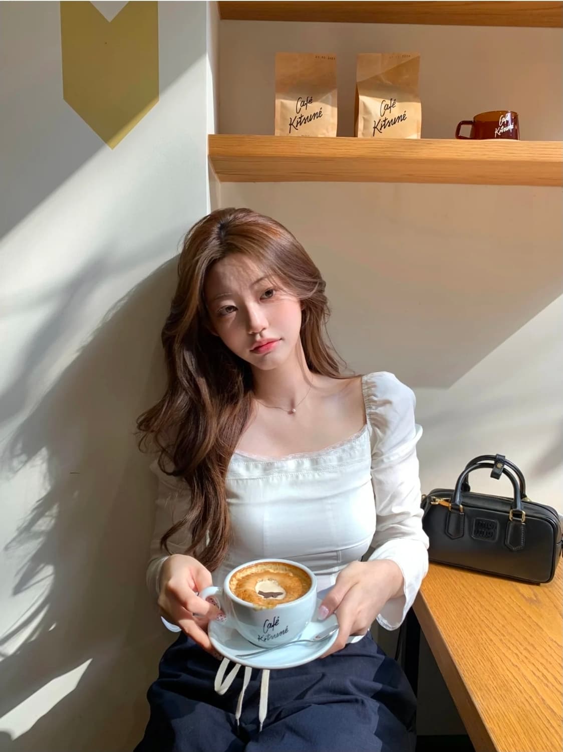 제니오 클린스퀘어 레이스 블라우스 상품이미지1