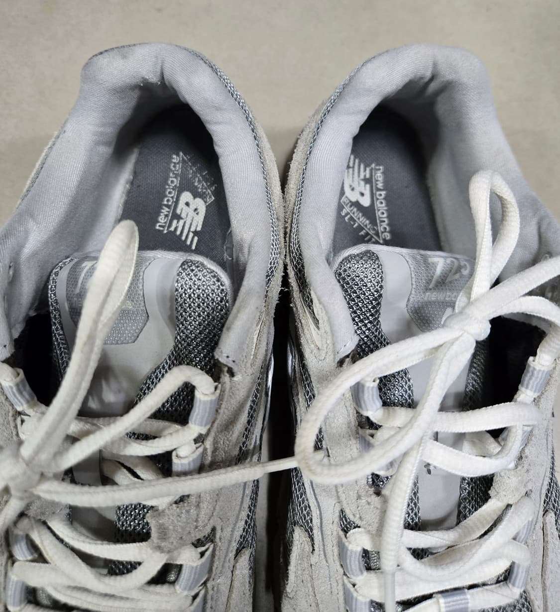 뉴발란스 725 그레이 런닝화 운동화 워킹화 250mm 상품이미지4
