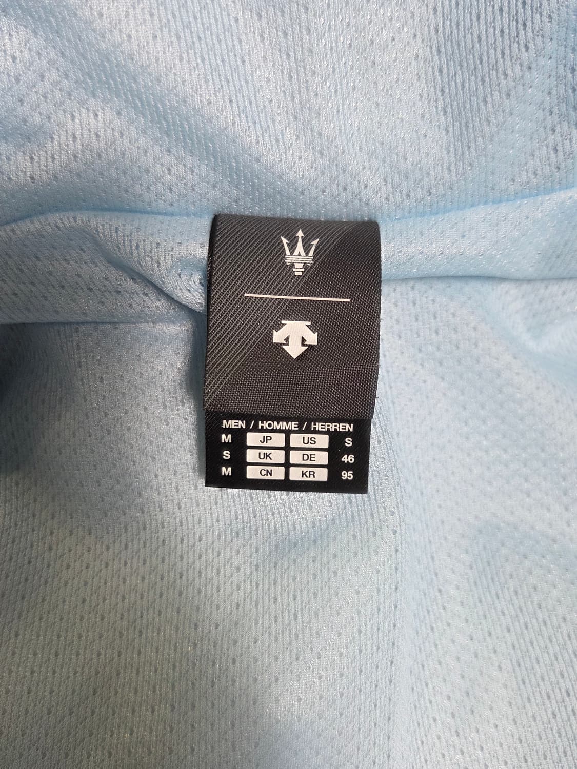 [데상트] 마세라티 플리스 후드집업 판매합니다. 상품이미지3