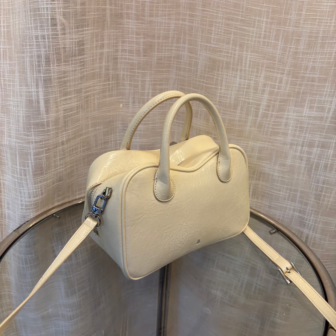 정품 디어니스 패네백 크림     상품이미지3