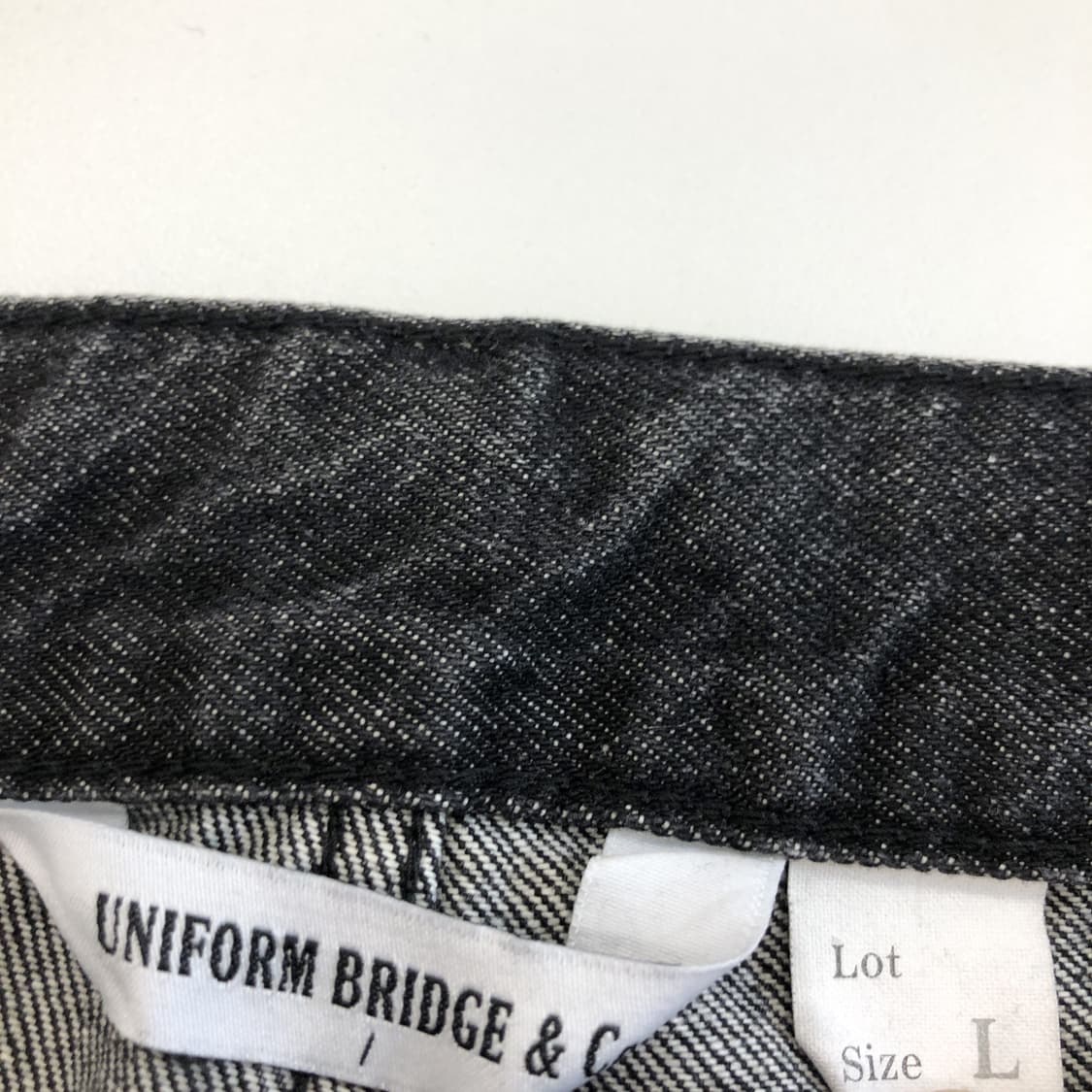 유니폼브릿지 핀턱 워시드블랙 데님진 32 인치 상품이미지5