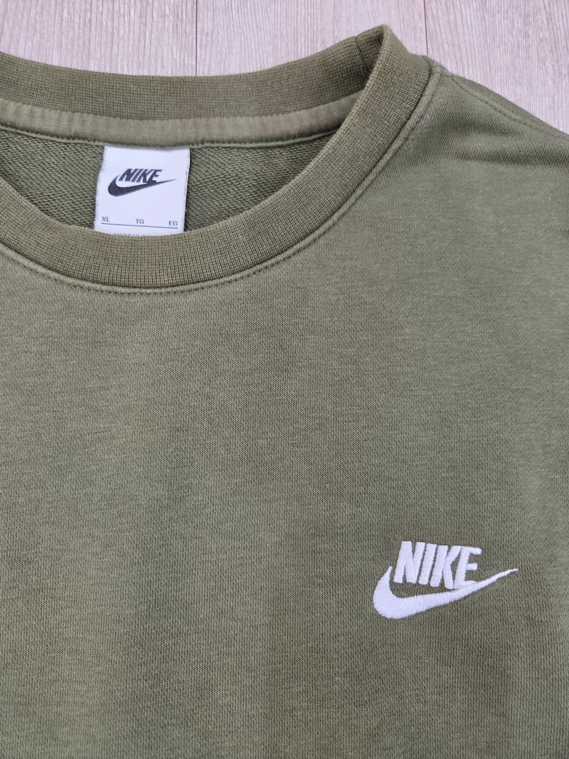 (새상품)나이키 클럽 맨투맨 카키 올리브 XL,105 bv2667-326 상품이미지2
