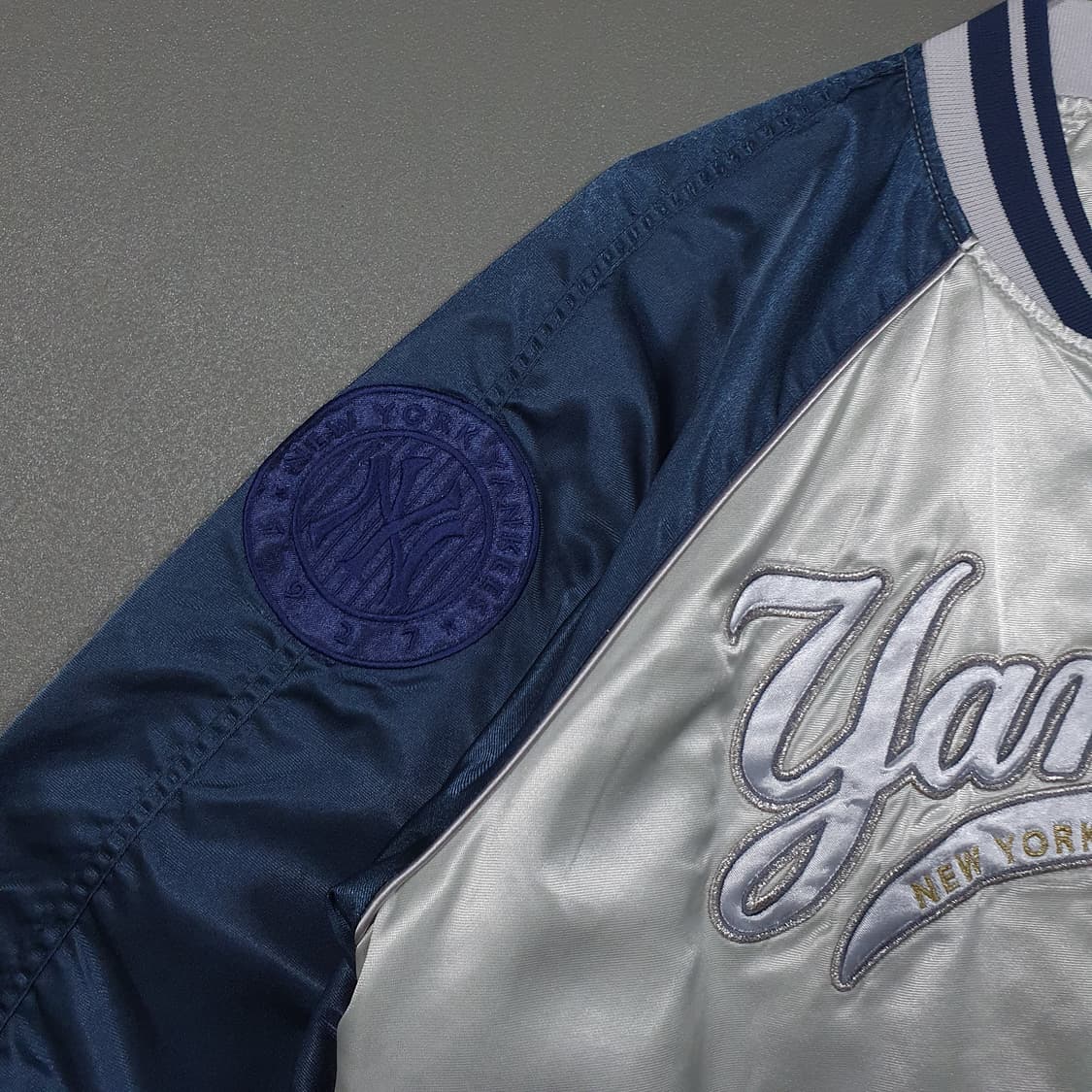 [L] MLB 00s 대장급 희귀 뉴욕 양키즈 바시티 새틴 스타디움 자켓 상품이미지3