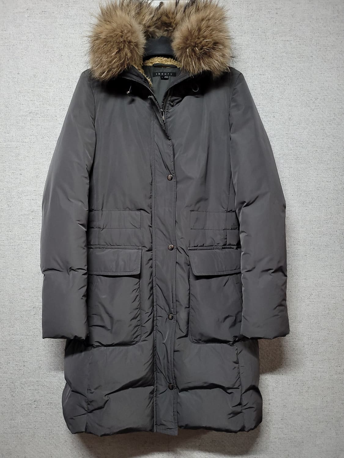 띠어리 여성 덕다운 라쿤퍼 롱패딩 상품이미지1