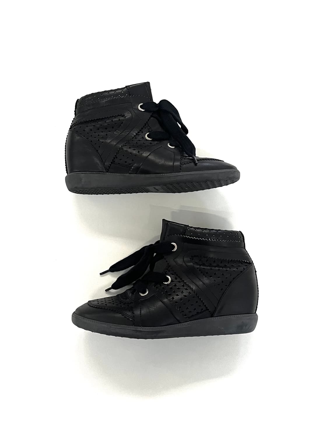 이자벨마랑 퍼포레이티브 레더 바비 스니커즈 상품이미지5