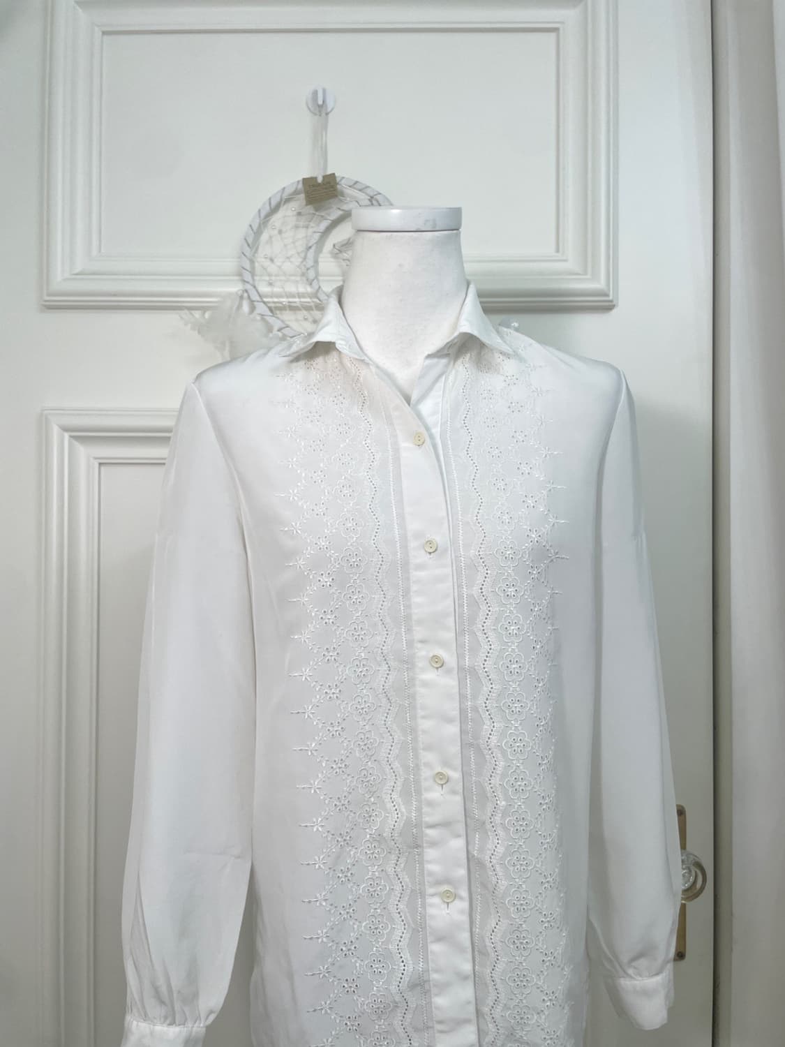 white flower embroidery collar blouse 상품이미지5