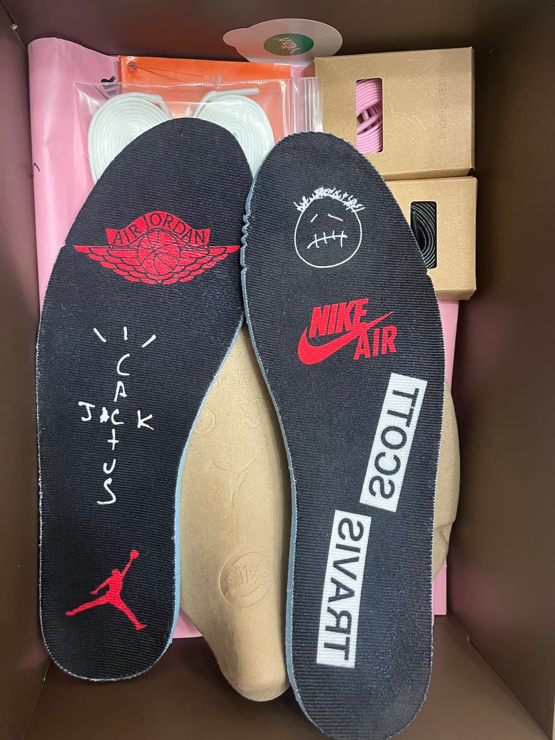 ( 260 ) 조던1 X 트레비스 스캇 레트로 로우OG 리버스 올리브 상품이미지7