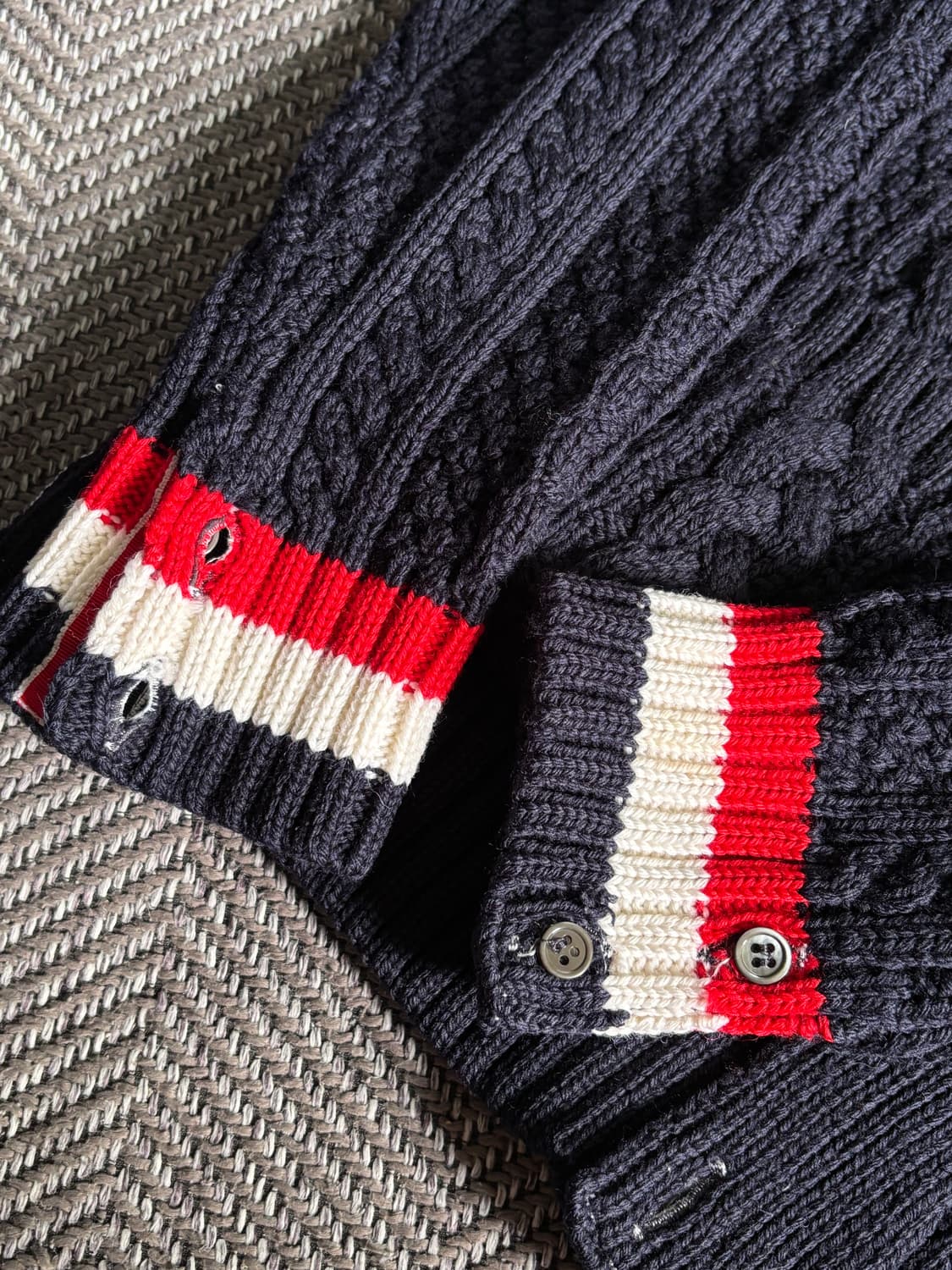 [2/당일배송] 톰브라운 케이블 가디건 2 Size 상품이미지3