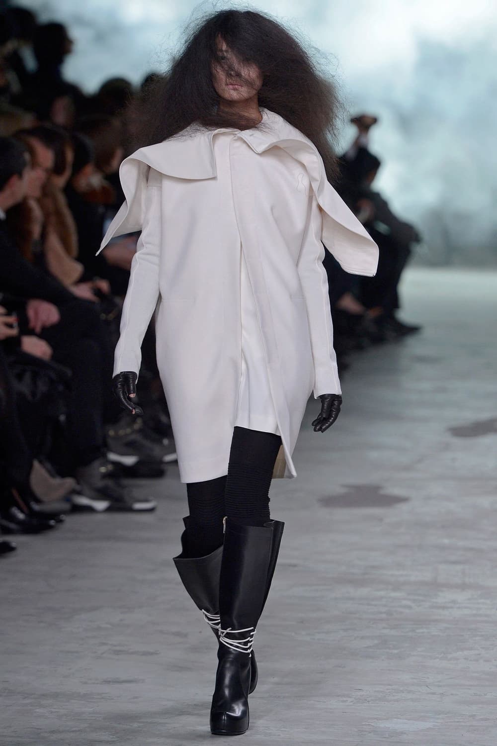 릭오웬스 13FW 런웨이 위자드 후드 코트 상품이미지10