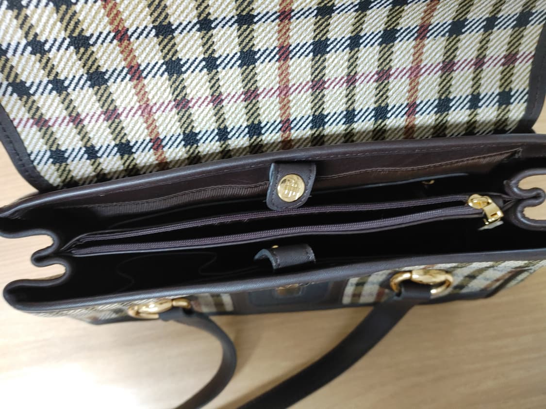 DAKS 닥스 소가죽배색 체크무늬 금장장식 토트백 상품이미지6