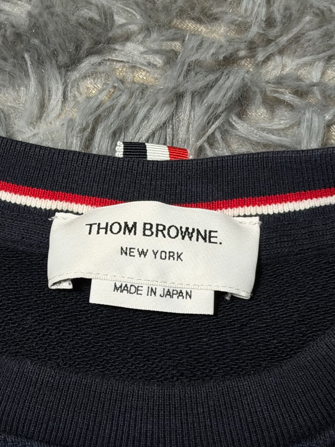 톰브라운 사선완장 맨투맨 네이비 {size 2} 상품이미지4