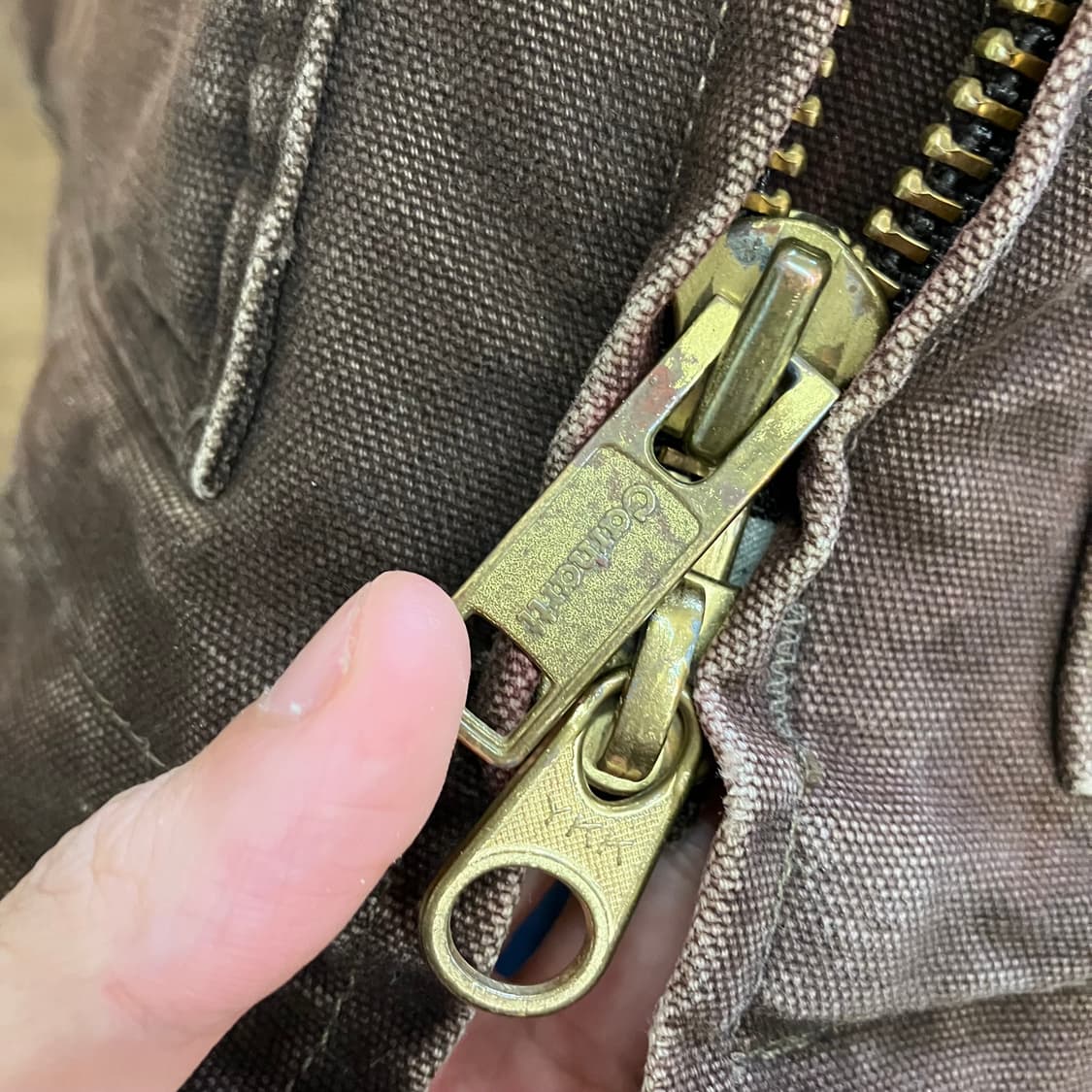 N162 칼하트 자켓 c61 dkb 브라운 상품이미지7