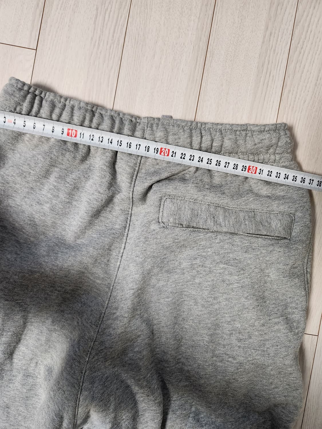 나이키 클럽 플리스 기모 조거팬츠 s

오염 하자 없이 깨끗해요^^

세 상품이미지8