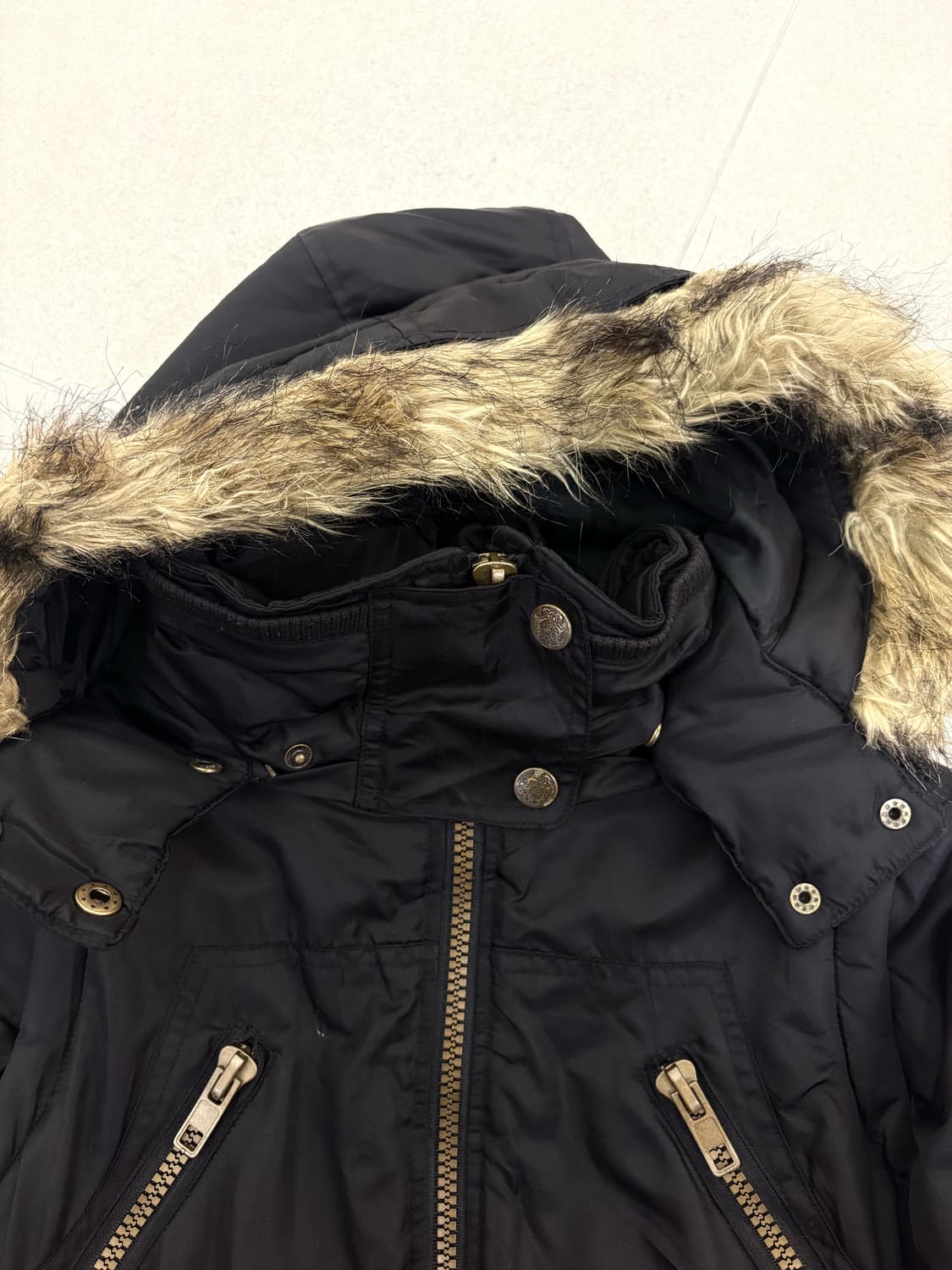 블랙 숏 투웨이 퍼 패딩 상품이미지2