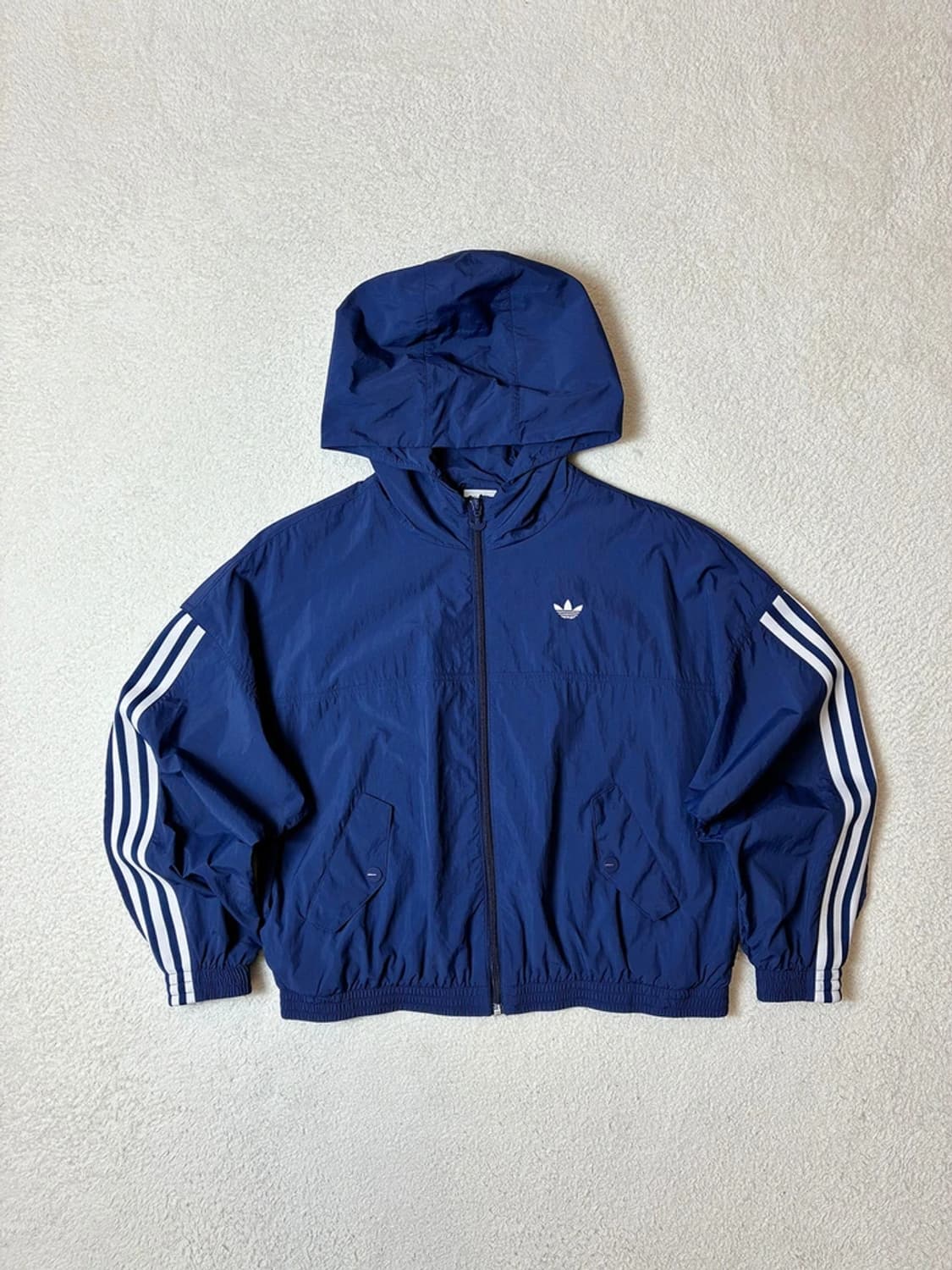 아디다스 크롭 우븐 빅로고 후디 자켓 PN6724 상품이미지5